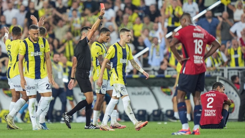 Ünlü yorumcu ateş püskürdü: Onu bir daha Kadıköy'e almayın