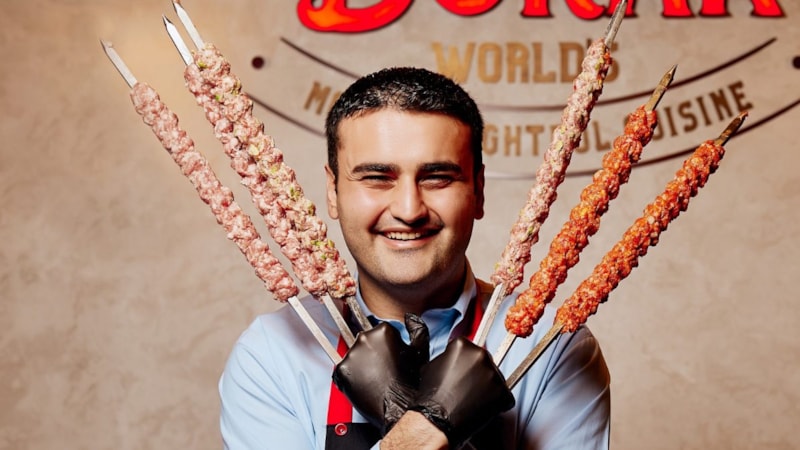 Nusret’ten aşağı kalmadı: CZN Burak servis ücretiyle ağızları açık bıraktı! 