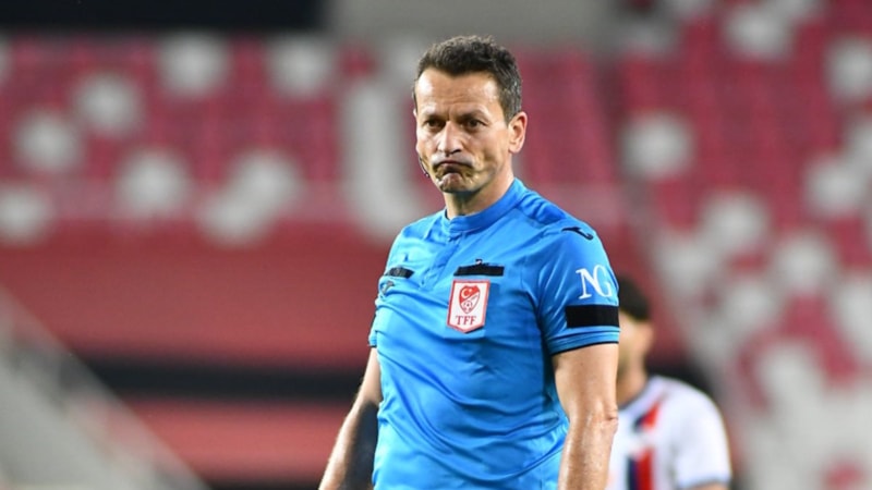 Konyaspor - Galatasaray maçının VAR koltuğunda Volkan Bayarslan oturacak