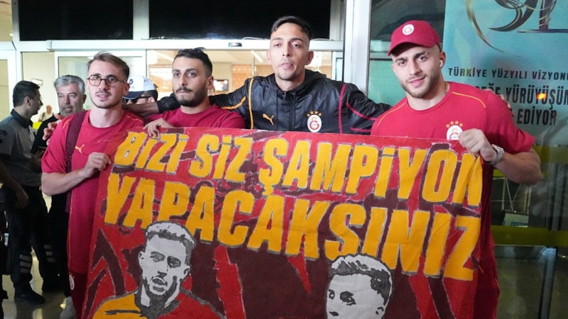 Galatasaray taraftarı sahip çıktı, Kerem ve Barış Alper yıldızlaştı