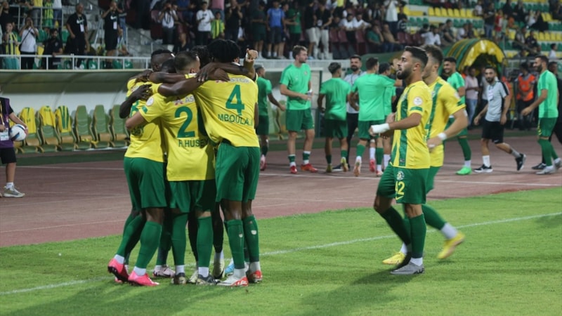 Şanlıurfaspor ilk yarıdaki golleriyle Ümraniyespor'u yendi