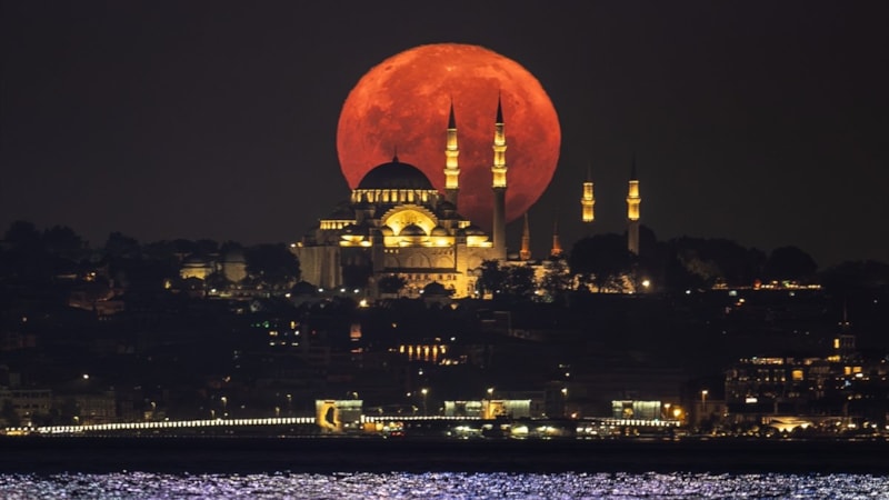 İstanbul'dan dolunay manzaraları