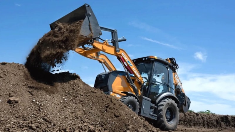İnşaat gürültüsü tarih oluyor: Dünyanın ilk elektrikli kazıcı yükleyicisi CASE 580EV tanıtıldı