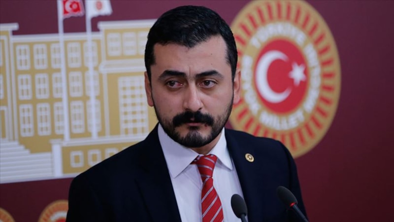 SON DAKİKA! Eren Erdem, CHP'den istifa etti
