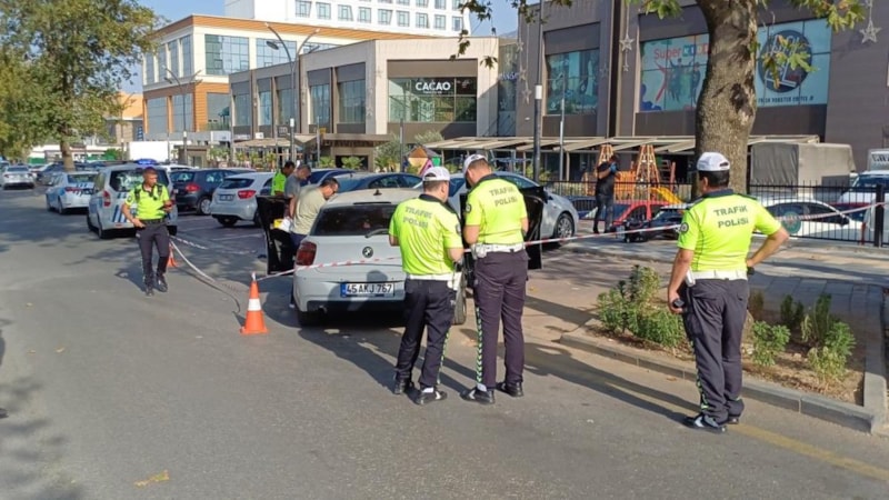 Manisa'da otomobile çarpan motosikletin sürücüsü öldü