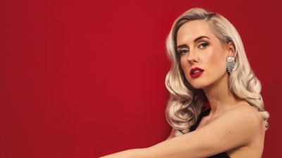 Wilma Elles adını değiştirdi