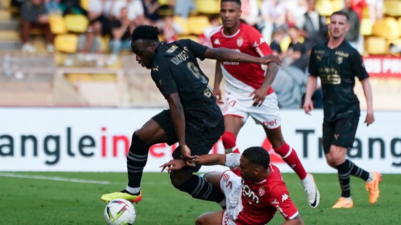 Galatasaray De Cuyper'den vazgeçti! Gündemde Ismail Jakobs var