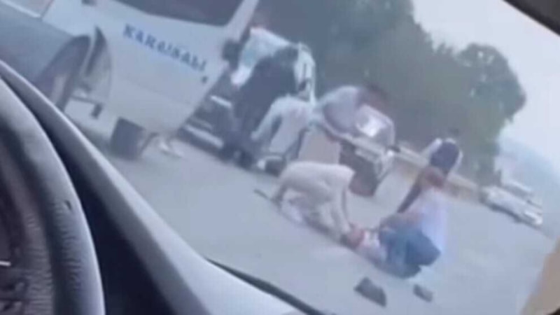 Adana'da minibüse arkadan çarpan motosikletli öldü