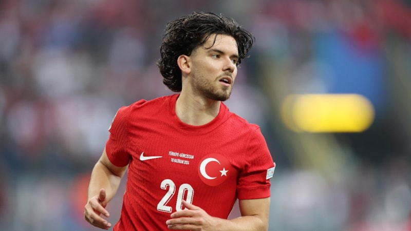 TFF'den Ferdi Kadıoğlu'na tebrik!