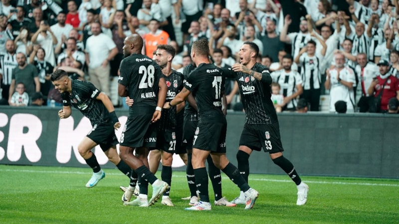 Beşiktaş, Lugano'yu farklı yenerek UEFA Avrupa Ligi'ne kaldı