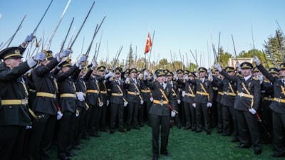 Kara Harp Okulu diploma töreninde mezunlar, 'Mustafa Kemal'in askerleriyiz' sloganı attı