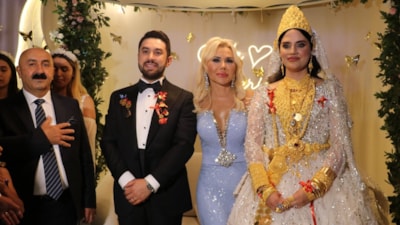 Şarkıcı Ceylan Van'da aşiret düğününde sahne aldı