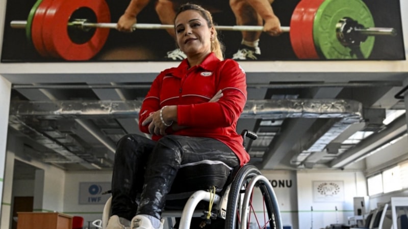 Para halterde milli sporcu Nazmiye Muratlı bronz madalya kazandı