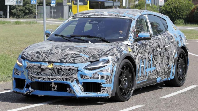 Ferrari'nin ilk elektrikli otomobili test sırasında görüntülendi