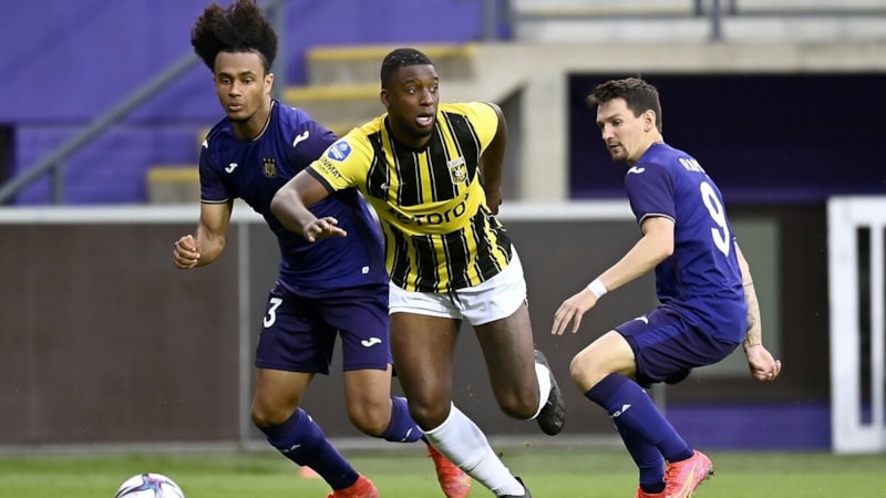 Konyaspor'a sürpriz transfer: Riechedly Bazoer