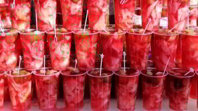 Turşu suyu tüketmenin tam zamanı! İçen o rahatsızlıkları temelli unutuyor...