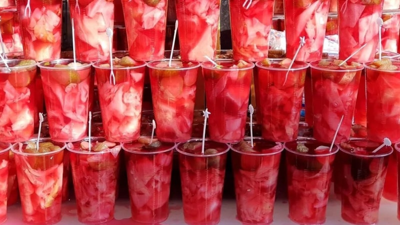 Turşu suyu tüketmenin tam zamanı! İçen o rahatsızlıkları temelli unutuyor...