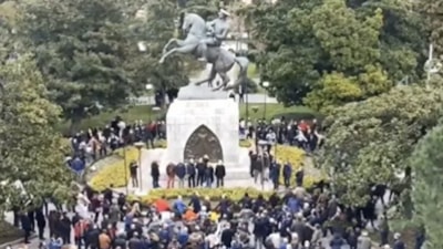 Samsun'da Atatürk Anıtı etrafında dönenler tekrar gündem oldu