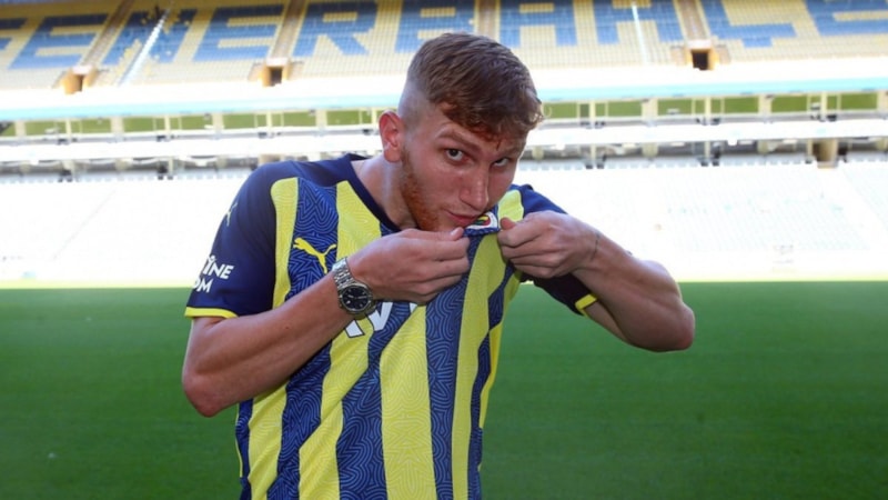 Fenerbahçe'de Burak Kapacak'a takım aranıyor