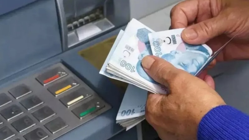 ATM’de unutulan paraya bakın ne oluyormuş! Hayat kurtaran bilgi...
