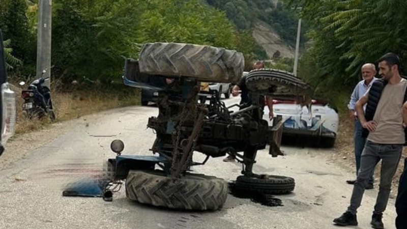 Bursa'da oğlunun kullandığı traktörün altında kaldı: Feci şekilde can verdi