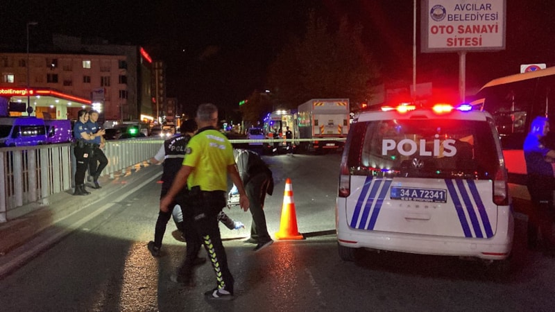 İstanbul'da otomobilin çarptığı yaya feci şekilde can verdi