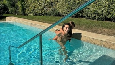 Sinem Kobal aile albümünü paylaştı! Kızlarına yorum yağdı