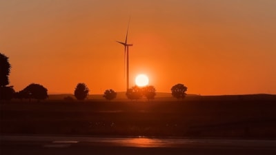 Bitlis'te ayın doğuşu ve güneşin batışı aynı anda görüntülendi