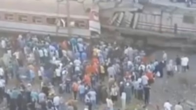 Mısır’da iki yolcu treni çarpıştı: 2 ölü, 29 yaralı