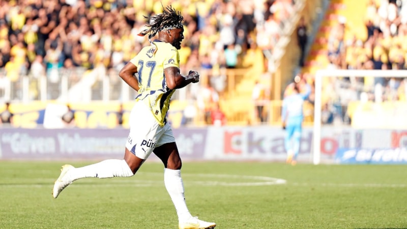 Allan Saint-Maximin, Fenerbahçe'de ilk kez gol sevinci yaşadı