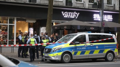 Almanya'da bir Türk'e ait barın önünde patlama meydana geldi