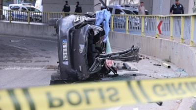 Konya'da üst geçitten düşen otomobilin sürücüsü öldü