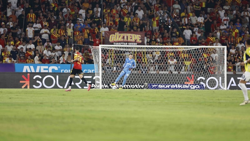 Dominik Livakovic'e övgü üstüne övgü