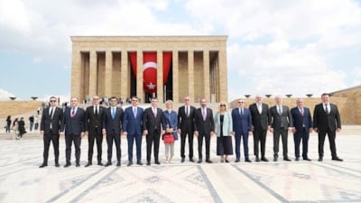 İbrahim Hacıosmanoğlu ve yönetim kurulu üyeleri Anıtkabir'i ziyaret etti