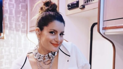 Atiye üçüncü kez hamile: Çocuğunun cinsiyetini sahnede açıkladı