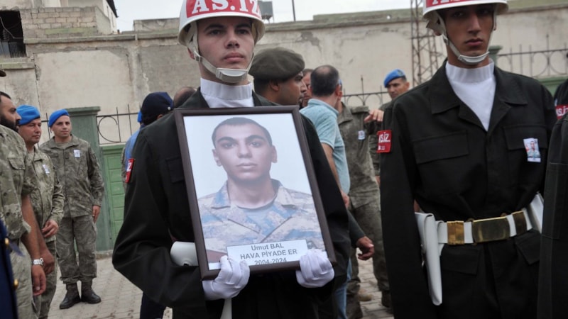 Rahatsızlanıp hayatını kaybeden er, Hatay'da toprağa verildi