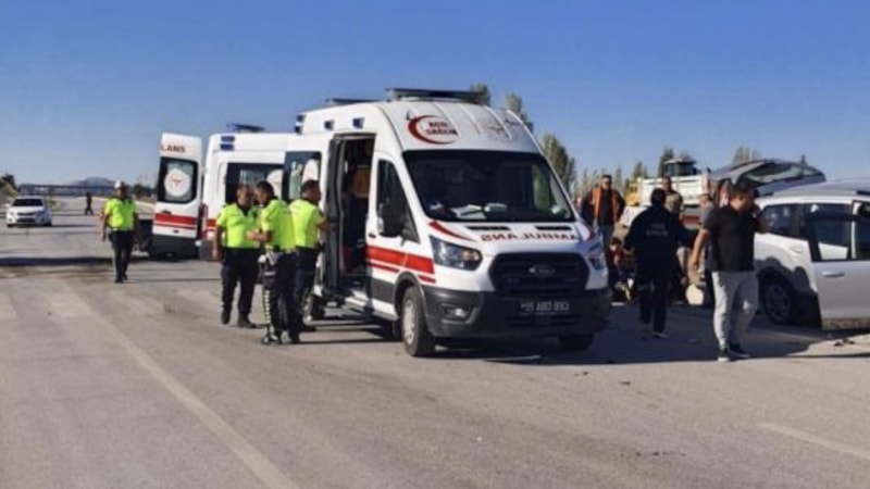 Burdur’da iki otomobil çarpıştı: 7 yaralı