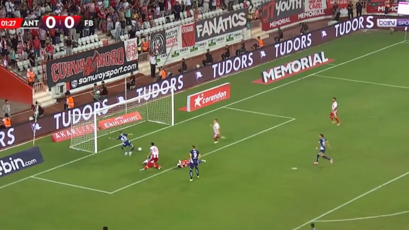 Sebastian Szymanski'nin pozisyonunda top çizgiyi geçti tartışmaları