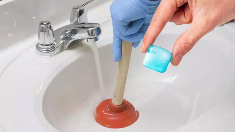 Lavaboya bir küp atın, o sorunlara veda edin...