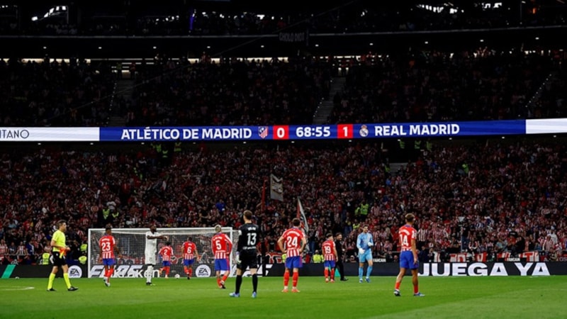 Derbide sahaya yabancı madde atan taraftara ömür boyu men