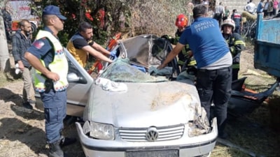 Denizli'de kaza yapan otomobil şarampole uçtu: 2 yaralı