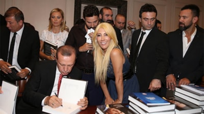 Hande Yener: Cumhurbaşkanımız ile görüştük, yalaka dediler