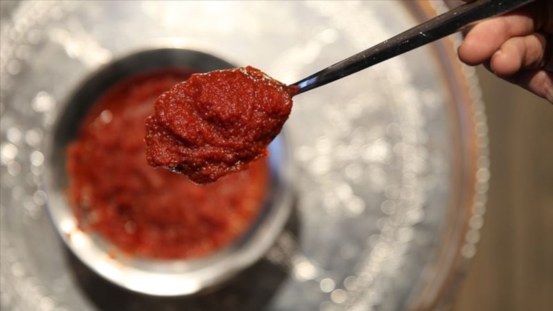 İfşa oldu: İşte salça diye sattıkları madde...