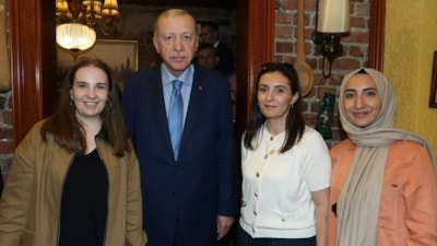 Cumhurbaşkanı Erdoğan, Üsküdar'da esnaf ve vatandaşlarla buluştu