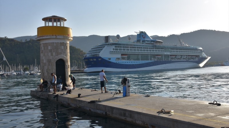 Marella Discovery, 'ana limanı' Marmaris'e 1801 yolcusuyla geldi
