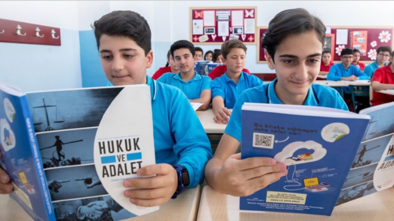 Yılmaz Tunç: Hukuk ve Adalet dersini 1,1 milyon öğrenci tercih etti