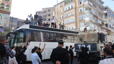 Diyarbakır’da terör propagandası yapan 15 kişi gözaltına alındı