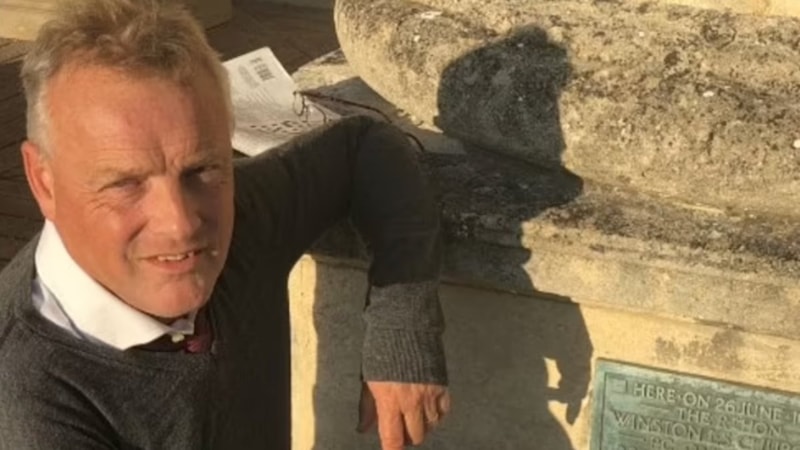 İngiltere'de selam vermeyen patronuna dava açtı: Tazminat kazandı