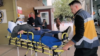 Bursa'da baba-oğul şakalaşırken pencereden düştü