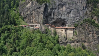 Trabzon'da Sümela Manastırı'na yoğun ilgi: 9 ayda 395 bin kişi gezdi